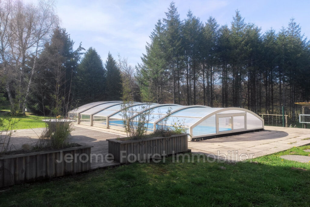 A découvrir de toute urgence ! – 12 pièces – 6 chambres – 4  – 179.00 m²