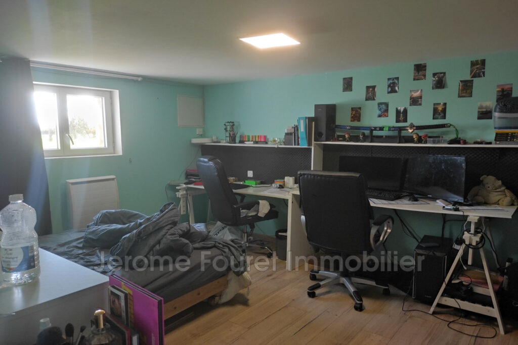 A découvrir de toute urgence ! – 12 pièces – 6 chambres – 4  – 179.00 m²