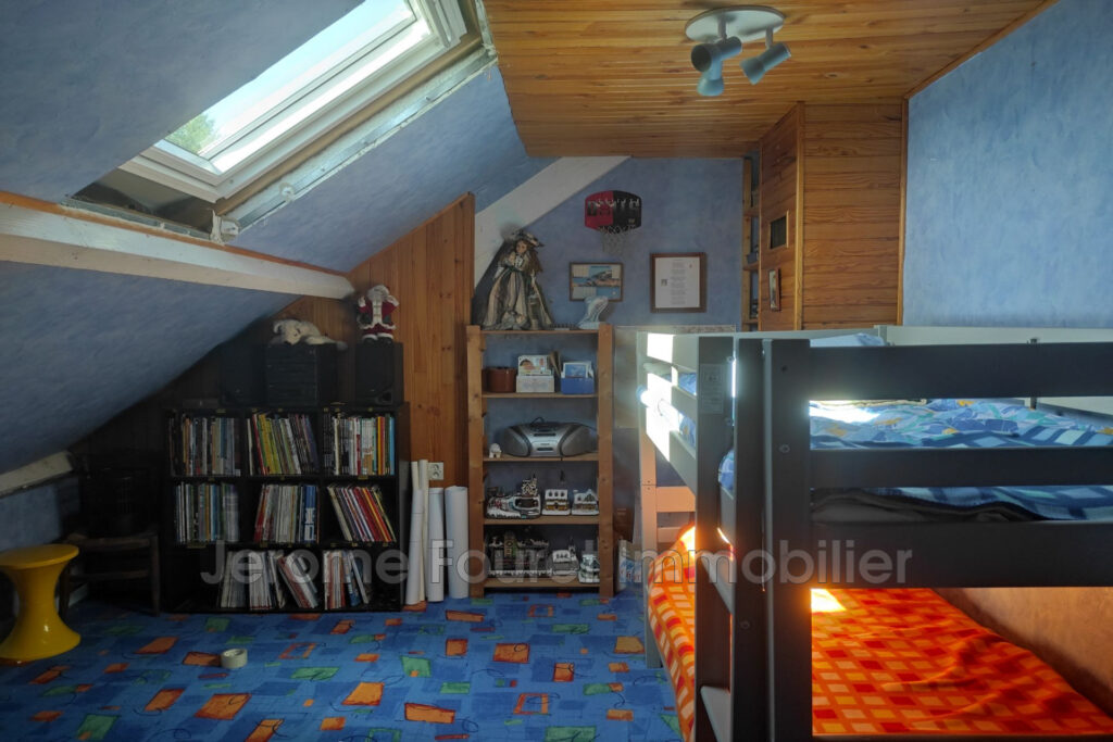 A découvrir de toute urgence ! – 12 pièces – 6 chambres – 4  – 179.00 m²