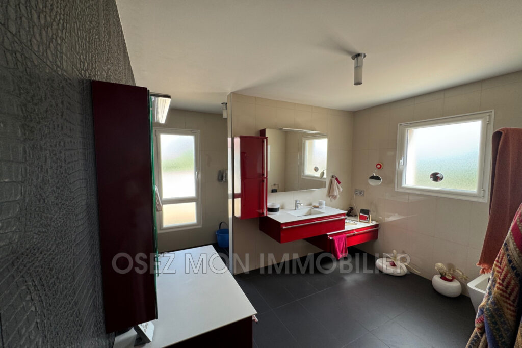 vente villa 6 Pièce(s) – 6 pièces – 3 chambres – 190.00 m²