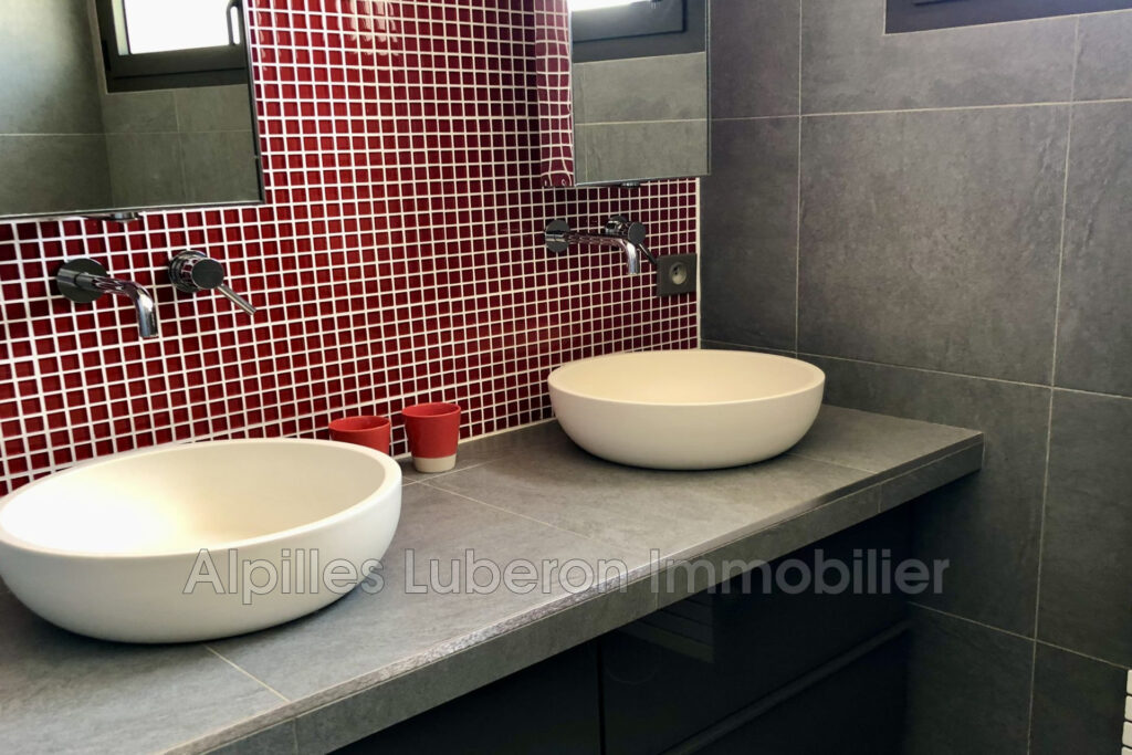 location saisonnière maison de village 6 Pièce(s) – 6 pièces – 4 chambres – 4  – 190.00 m²