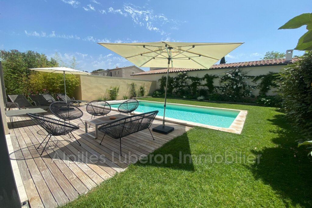 location saisonnière maison de village 6 Pièce(s) – 6 pièces – 4 chambres – 4  – 190.00 m²