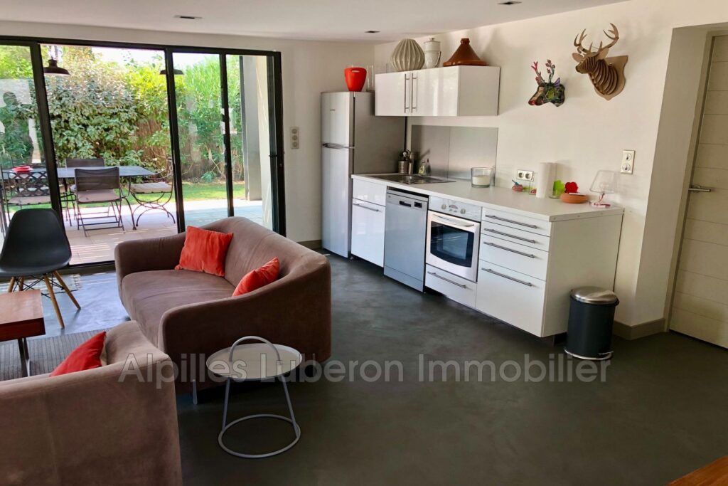 location saisonnière maison de village 6 Pièce(s) – 6 pièces – 4 chambres – 4  – 190.00 m²