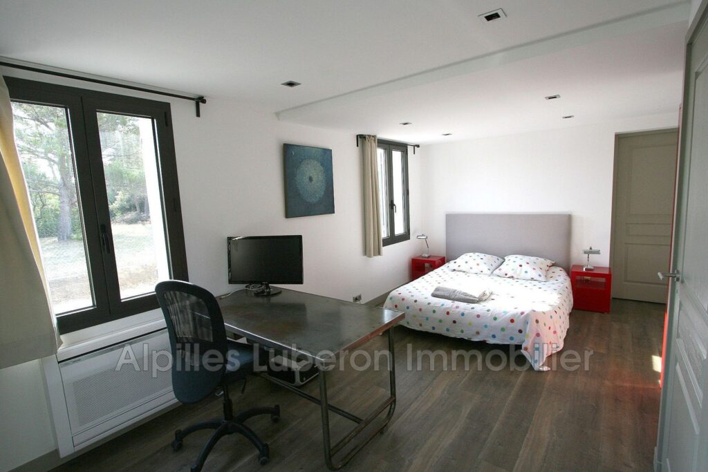 location saisonnière maison de village 6 Pièce(s) – 6 pièces – 4 chambres – 4  – 190.00 m²