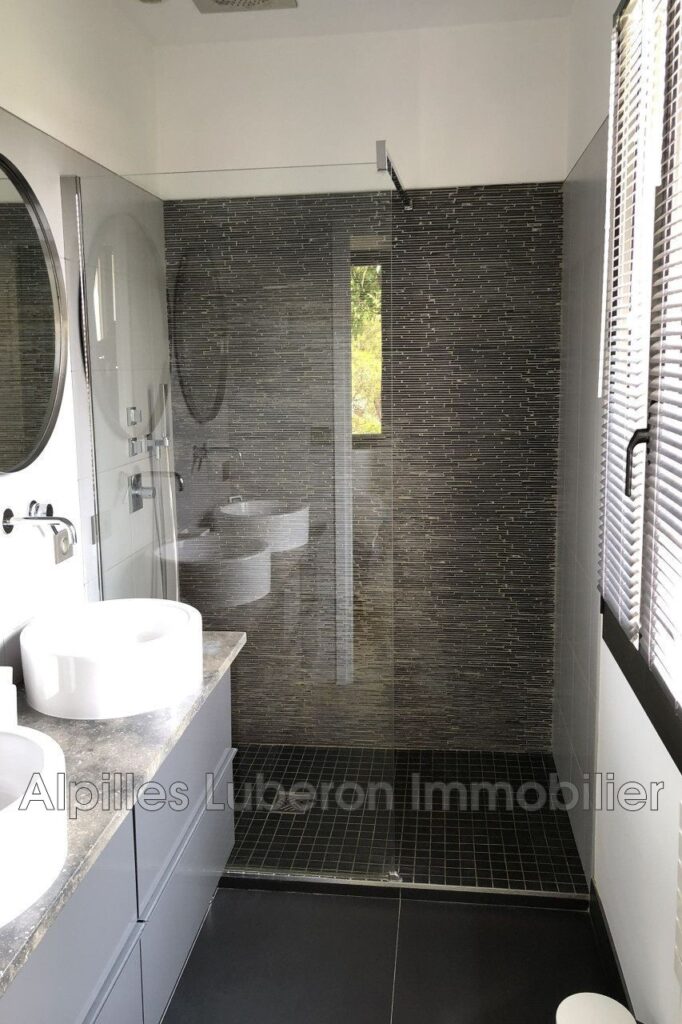 location saisonnière maison de village 6 Pièce(s) – 6 pièces – 4 chambres – 4  – 190.00 m²