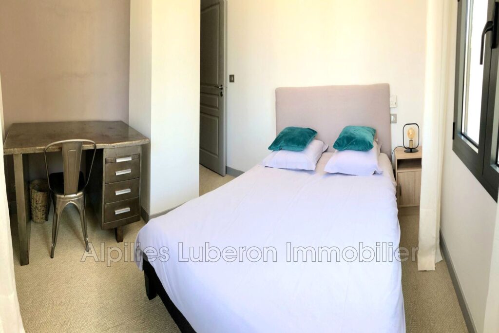 location saisonnière maison de village 6 Pièce(s) – 6 pièces – 4 chambres – 4  – 190.00 m²