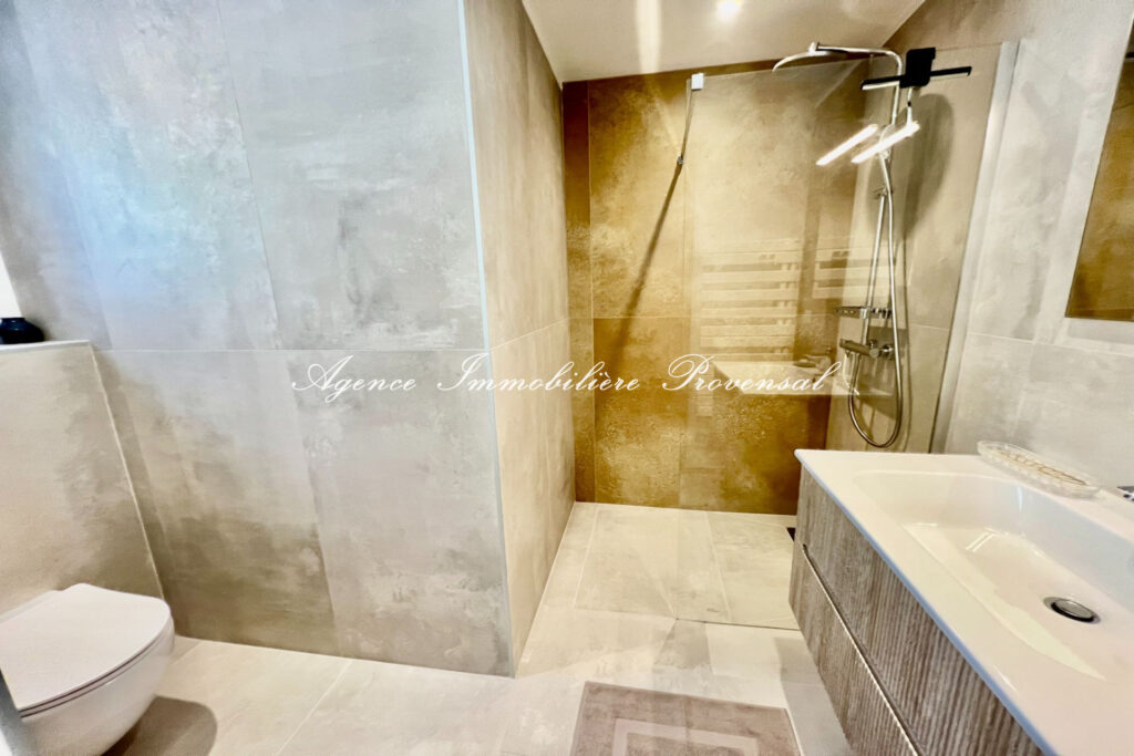 location saisonnière villa 6 Pièce(s) – 6 pièces – 5 chambres – 200.00 m²