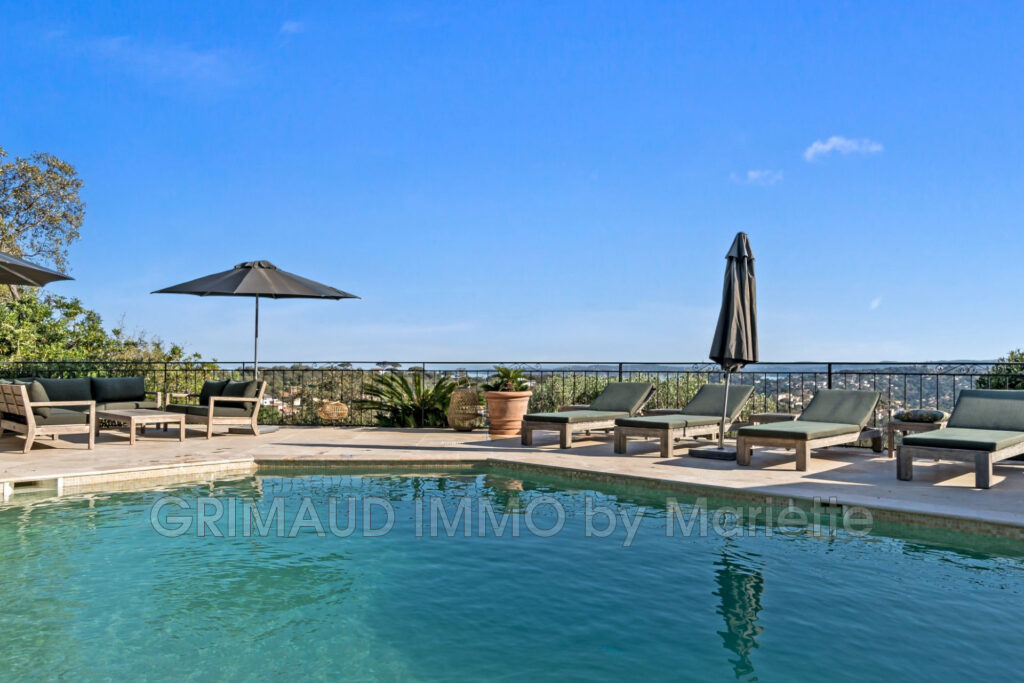 Villa sur 4170m² terrain avec vue dégagée et vue mer, compléte – 6 pièces – 7 chambres – 4  – 300.00 m²