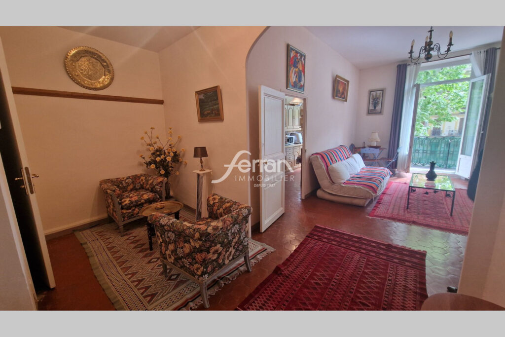 A vendre à Salernes Appartement T2/T3 56 m2 Idéalement Situé v – 2 pièces – 1 chambre – 4  – 56.00 m²