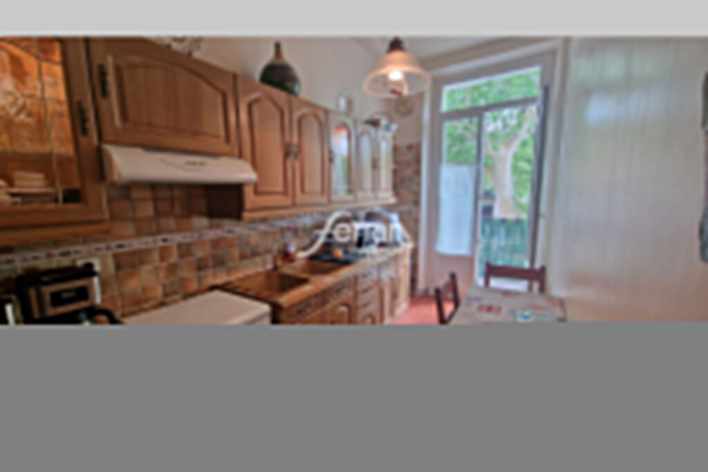 A vendre à Salernes Appartement T2/T3 56 m2 Idéalement Situé v – 2 pièces – 1 chambre – 4  – 56.00 m²
