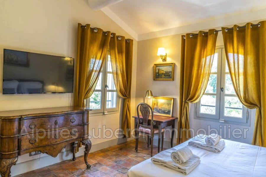 Maison à louer à Eygalières