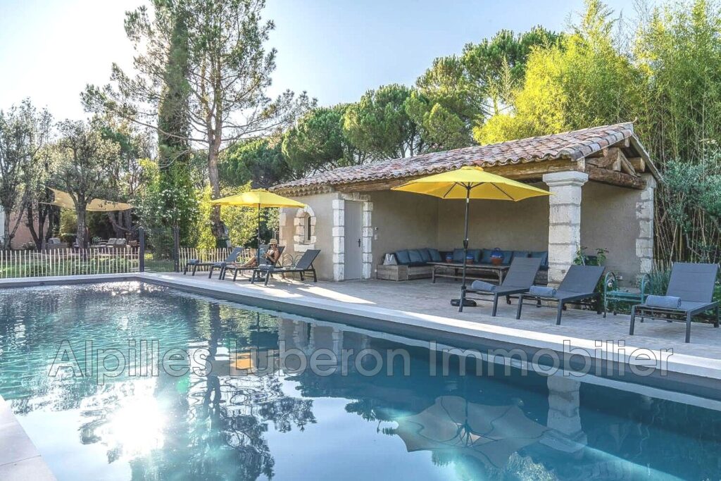 location saisonnière mas 8 Pièce(s) – 8 pièces – 6 chambres – 4  – 240.00 m²