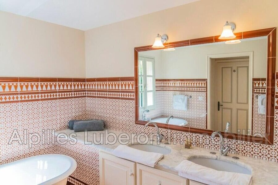 Maison à louer à Eygalières