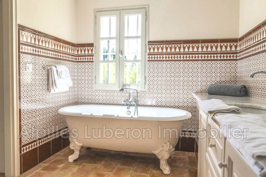 Maison à louer à Eygalières