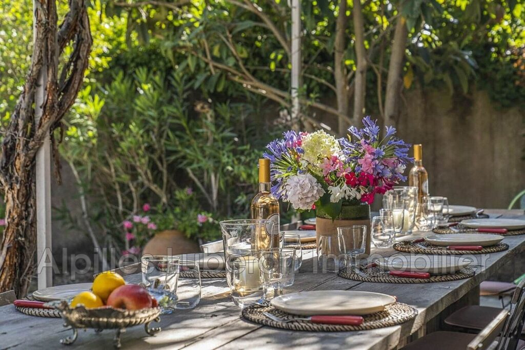 location saisonnière mas 8 Pièce(s) – 8 pièces – 6 chambres – 4  – 240.00 m²