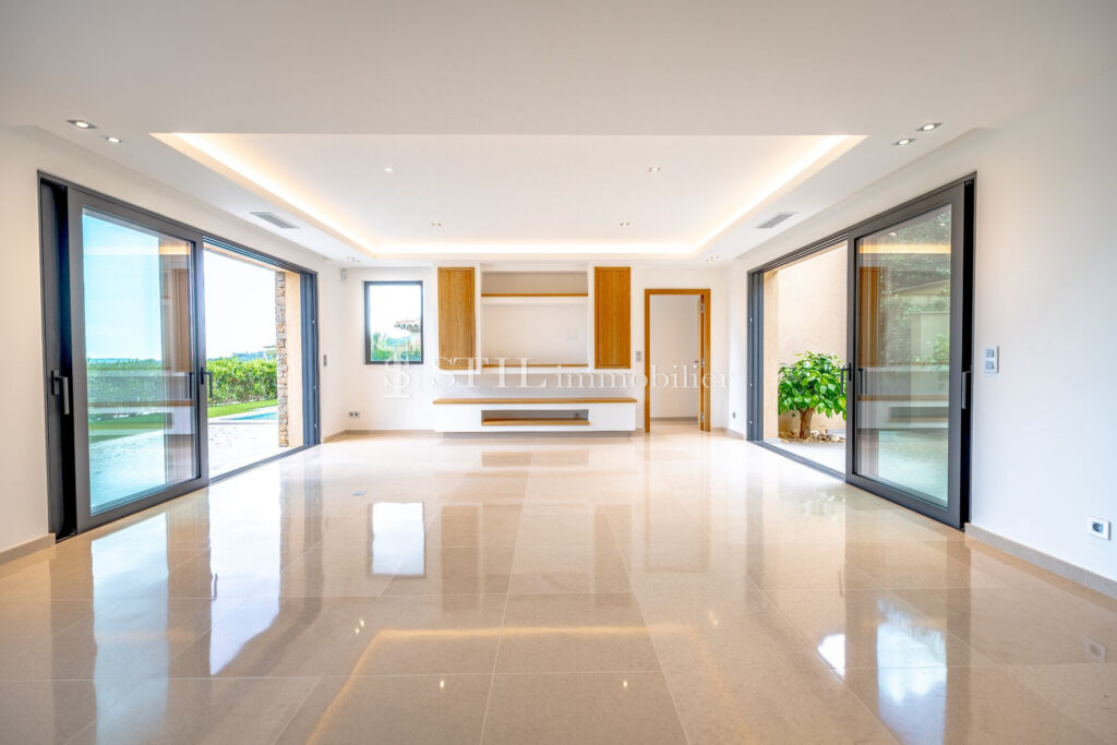 vente villa 5 Pièce(s) – 5 pièces – 4 chambres – 180.00 m²