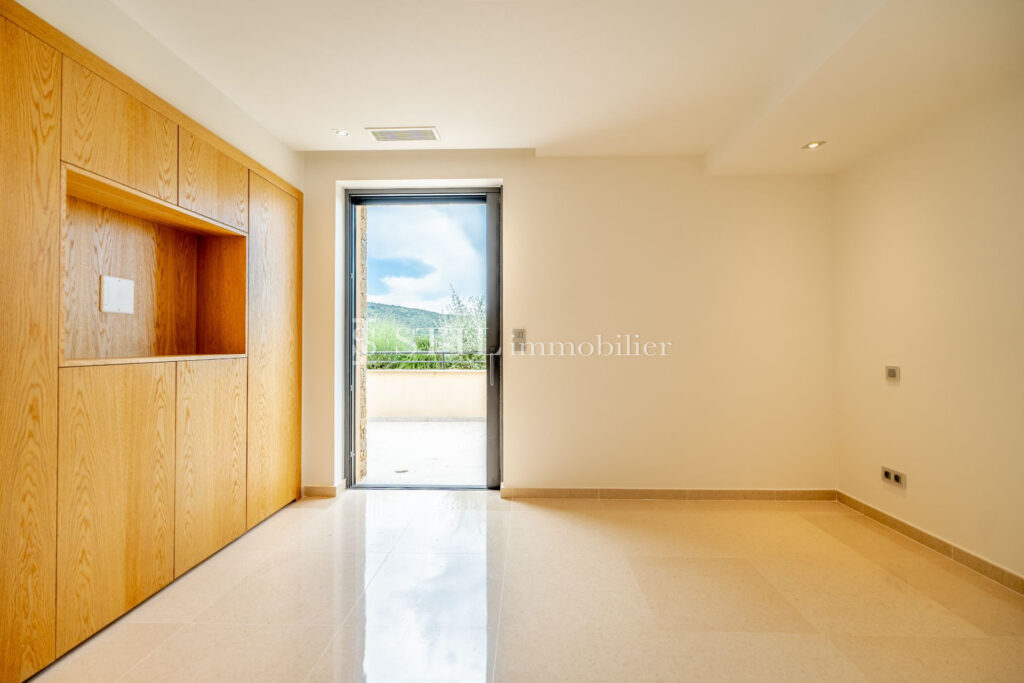 vente villa 5 Pièce(s) – 5 pièces – 4 chambres – 180.00 m²