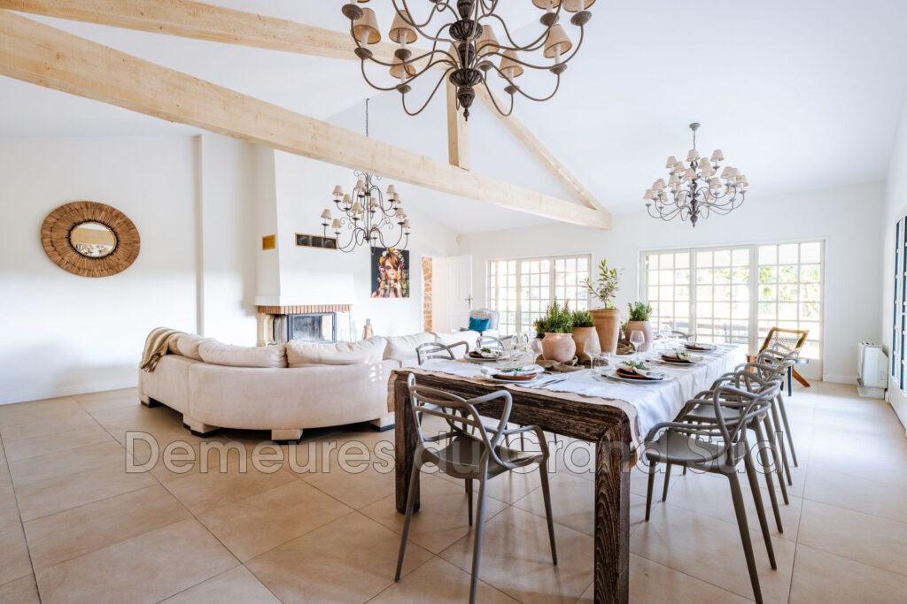 Mas Authentique du XVIIIème siècle pour les amoureux du calme. – NR pièces – 8 chambres – 4  – 480.00 m²