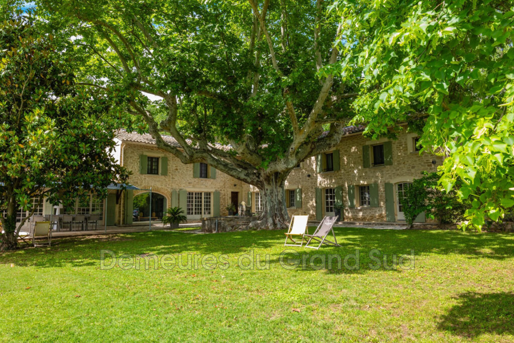 Mas Authentique du XVIIIème siècle pour les amoureux du calme. – NR pièces – 8 chambres – 4  – 480.00 m²