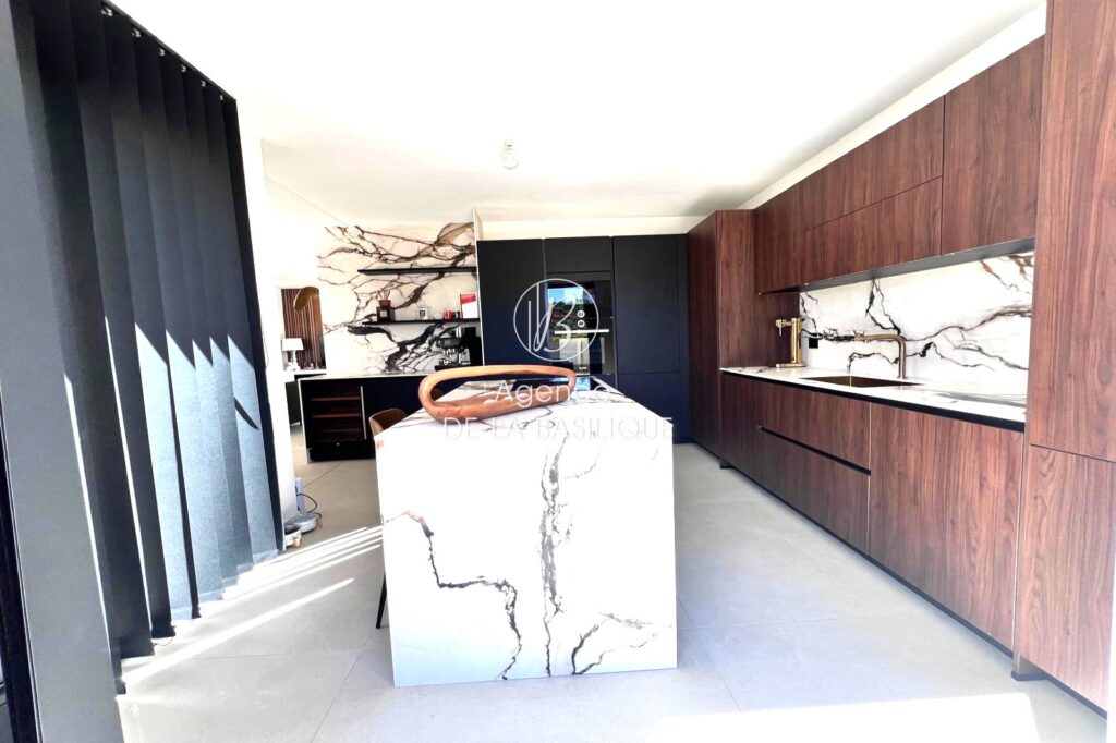 vente maison de caractère 4 Pièce(s) – 4 pièces – 3 chambres – 4  – 114.00 m²