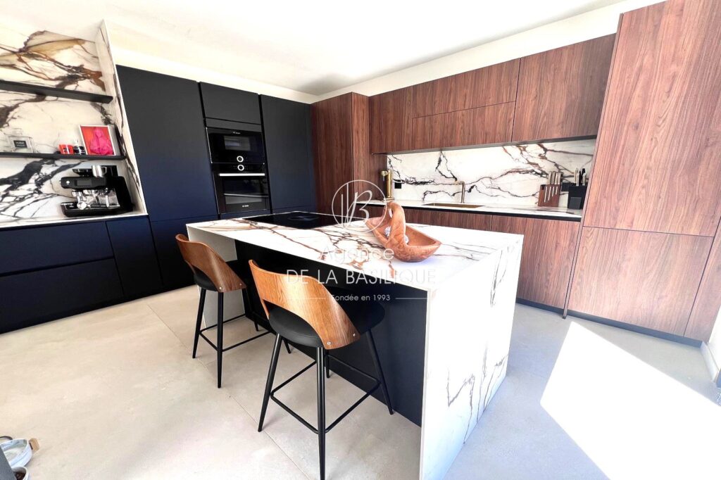 vente maison de caractère 4 Pièce(s) – 4 pièces – 3 chambres – 4  – 114.00 m²