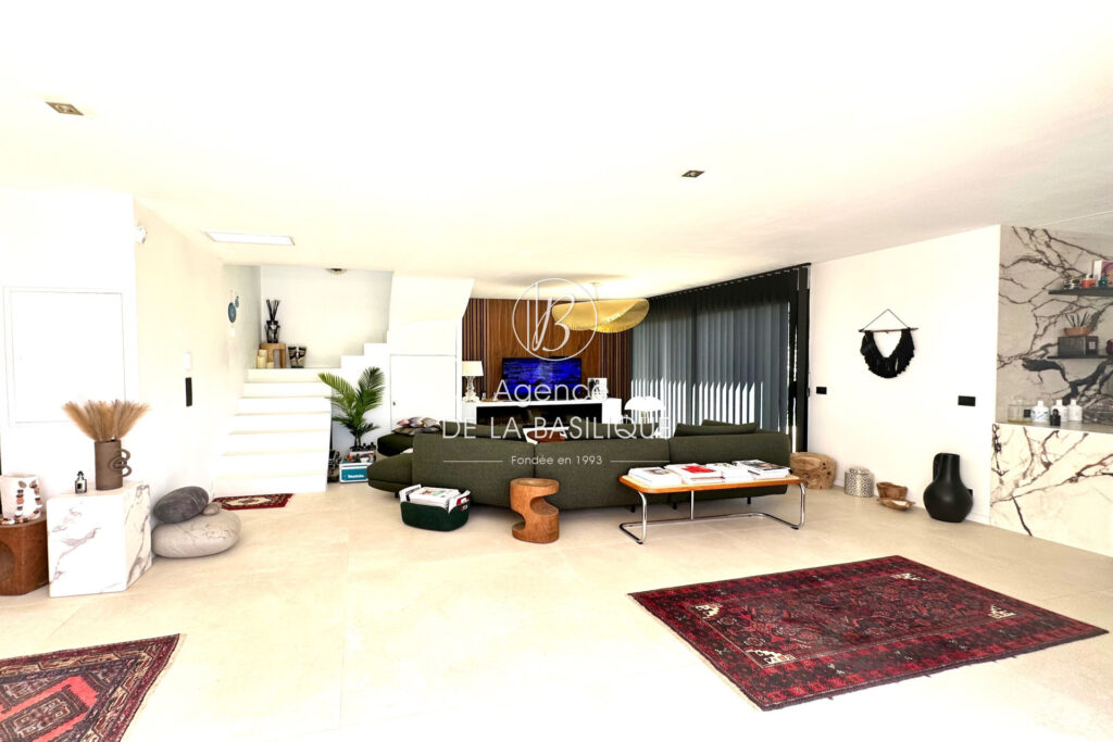 vente maison de caractère 4 Pièce(s) – 4 pièces – 3 chambres – 4  – 114.00 m²