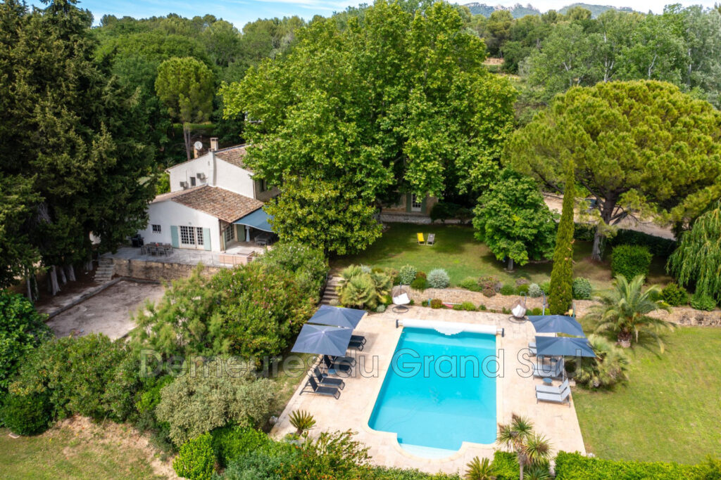 Mas Authentique du XVIIIème siècle pour les amoureux du calme. – NR pièces – 8 chambres – 4  – 480.00 m²