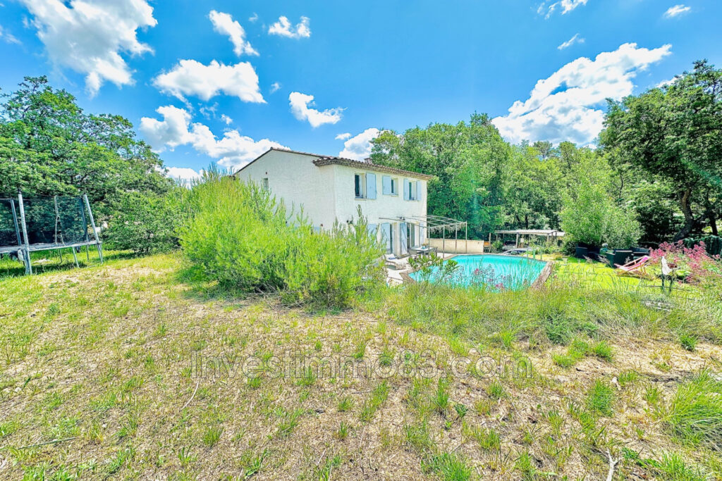 Entre GREASQUE et Saint SAVOURNIN, dans un environnement verdo – 6 pièces – 4 chambres – 4  – 180.00 m²