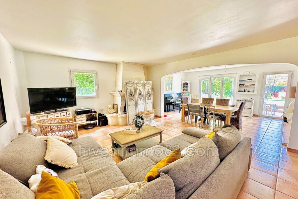 Entre GREASQUE et Saint SAVOURNIN, dans un environnement verdo – 6 pièces – 4 chambres – 4  – 180.00 m²