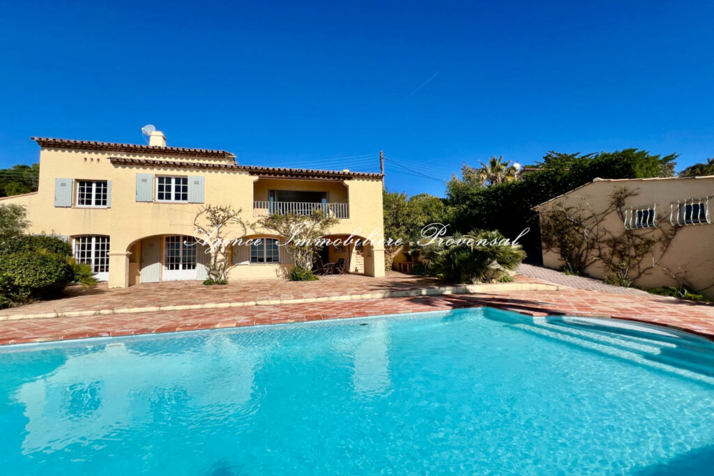 location saisonnière villa provençale 5 Pièce(s) – 5 pièces – 3 chambres – 120.00 m²