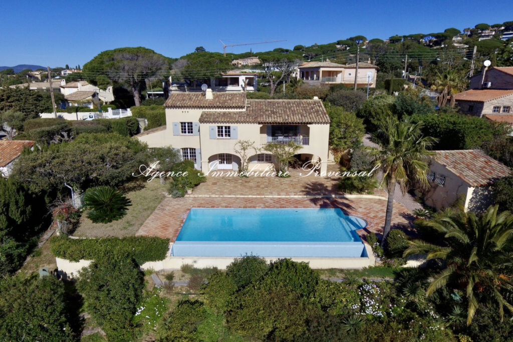 location saisonnière villa provençale 5 Pièce(s) – 5 pièces – 3 chambres – 120.00 m²