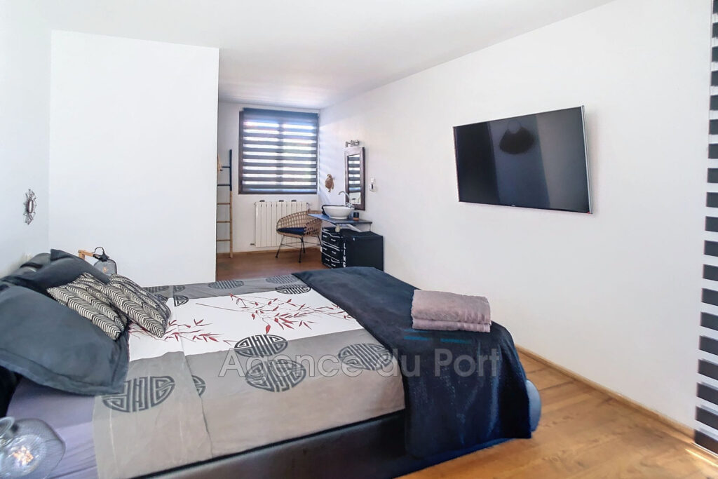 vente villa 6 Pièce(s) – 6 pièces – 5 chambres – 260.00 m²