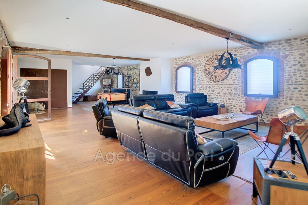 vente villa 6 Pièce(s) – 6 pièces – 5 chambres – 260.00 m²