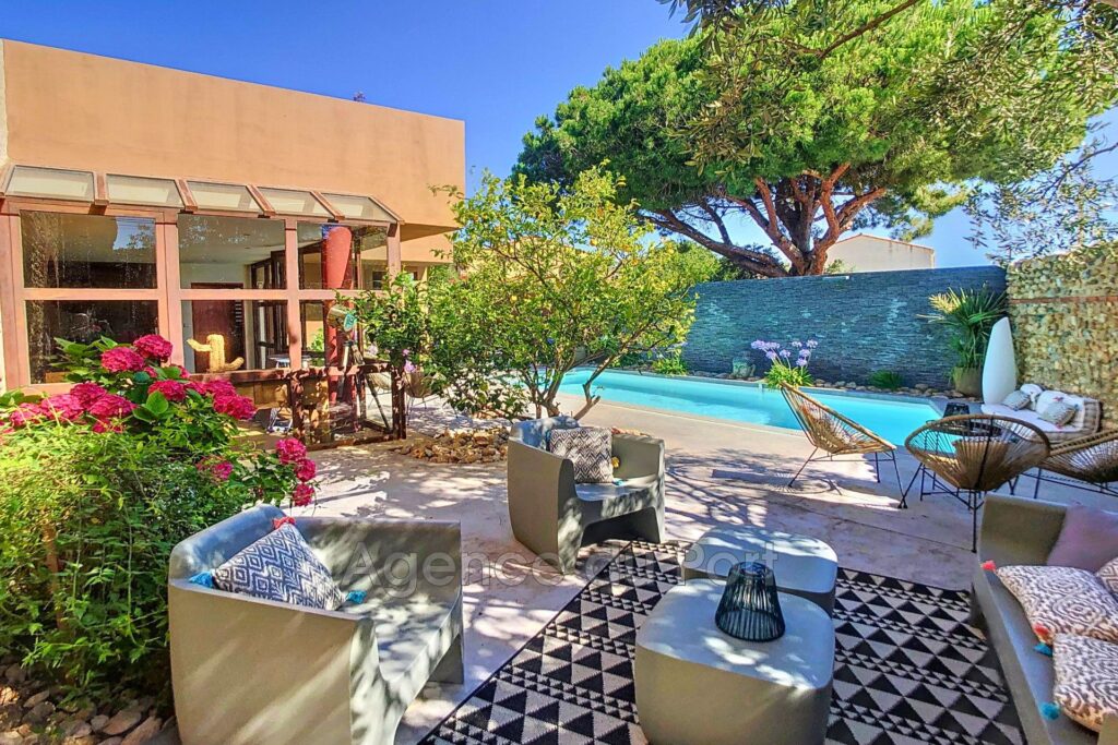 vente villa 6 Pièce(s) – 6 pièces – 5 chambres – 260.00 m²