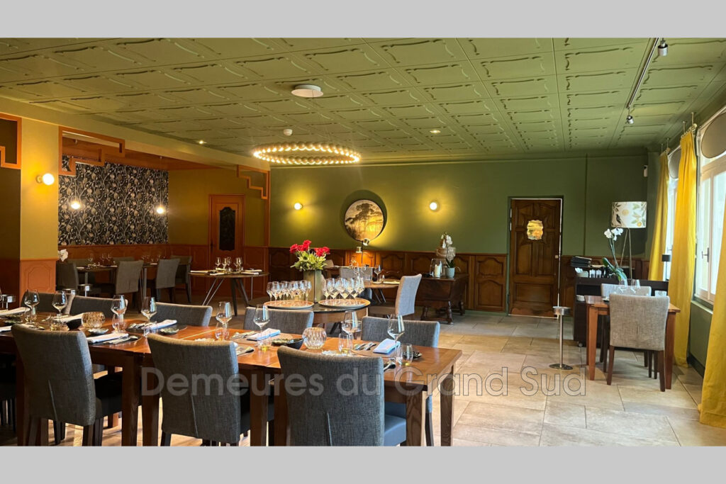 vente  – NR pièces – NR chambres – 4  – 850.00 m²