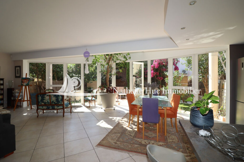 vente maison de ville – NR pièces – 2 chambres – 4  – 174.91 m²