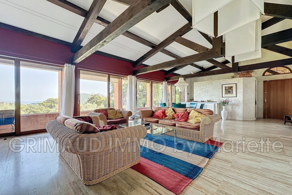 vente villa provençale 6 Pièce(s) – 6 pièces – 5 chambres – 4  – 180.00 m²