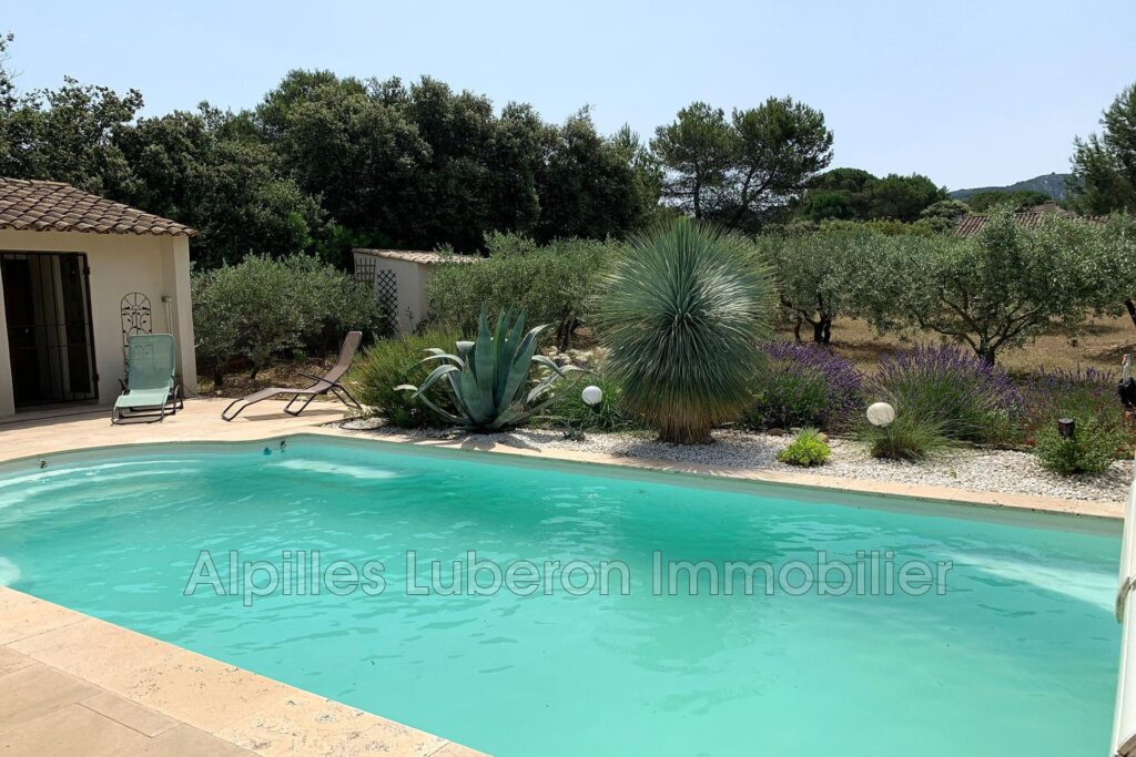 location saisonnière villa provençale 6 Pièce(s) – 6 pièces – 4 chambres – 4  – 147.00 m²