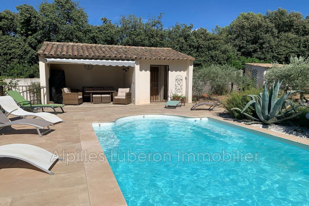 location saisonnière villa provençale 6 Pièce(s) – 6 pièces – 4 chambres – 4  – 147.00 m²