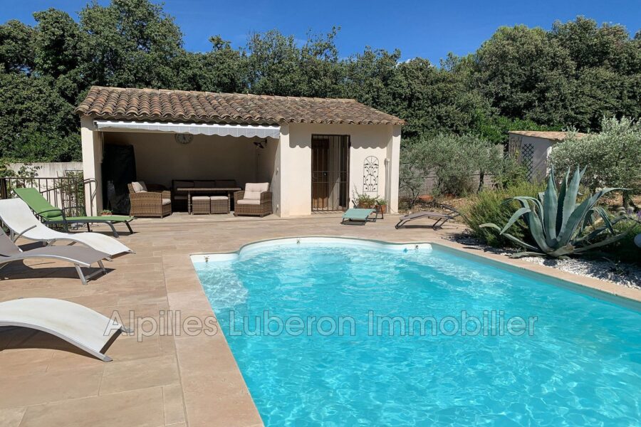 Maison à louer à Eygalières