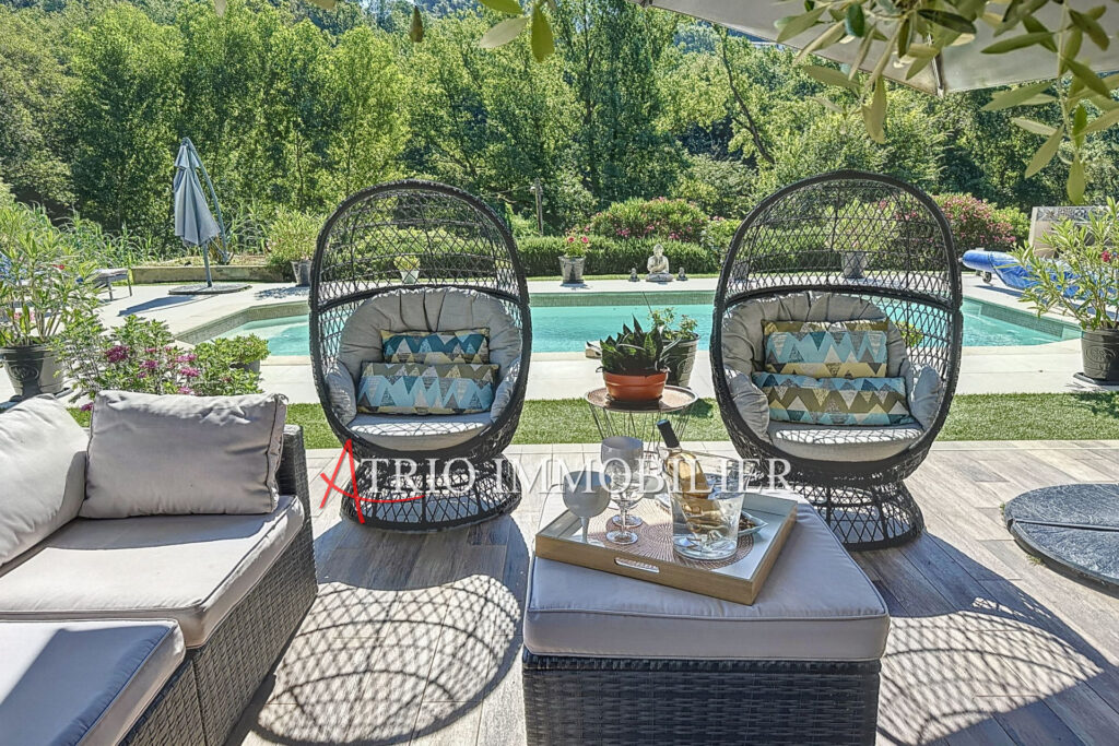 Superbe Maison Calme Piscine Terrasse 4 chambres ! – 5 pièces – 4 chambres – 4  – 120.00 m²