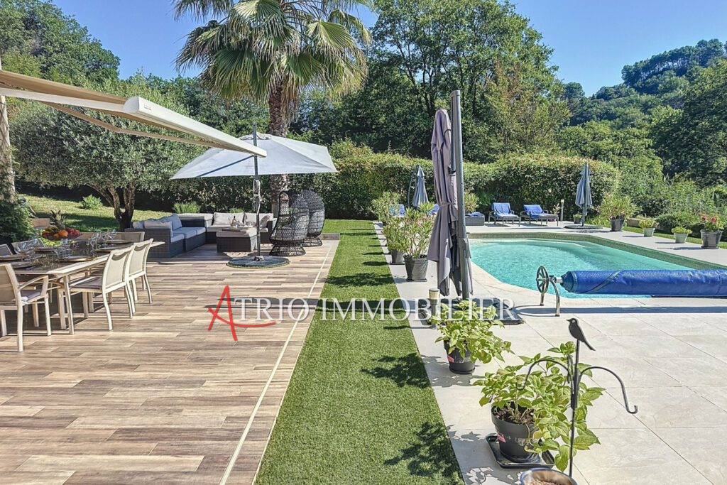 Superbe Maison Calme Piscine Terrasse 4 chambres ! – 5 pièces – 4 chambres – 4  – 120.00 m²