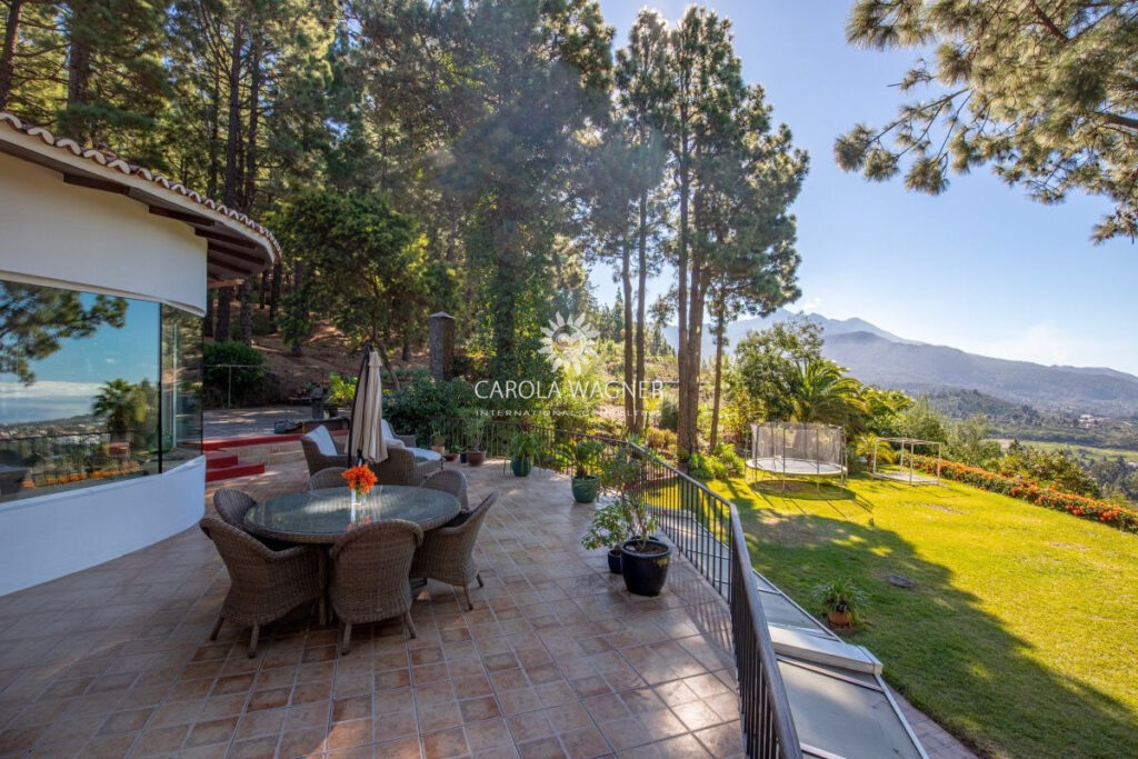 vente propriété 12 Pièce(s) – 12 pièces – 8 chambres – 4  – 550.00 m²