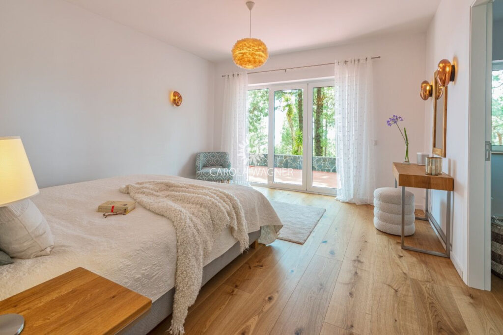 vente propriété 12 Pièce(s) – 12 pièces – 8 chambres – 4  – 550.00 m²