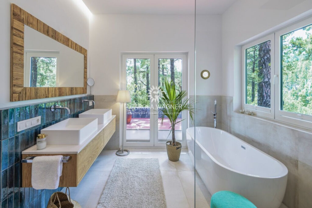 vente propriété 12 Pièce(s) – 12 pièces – 8 chambres – 4  – 550.00 m²