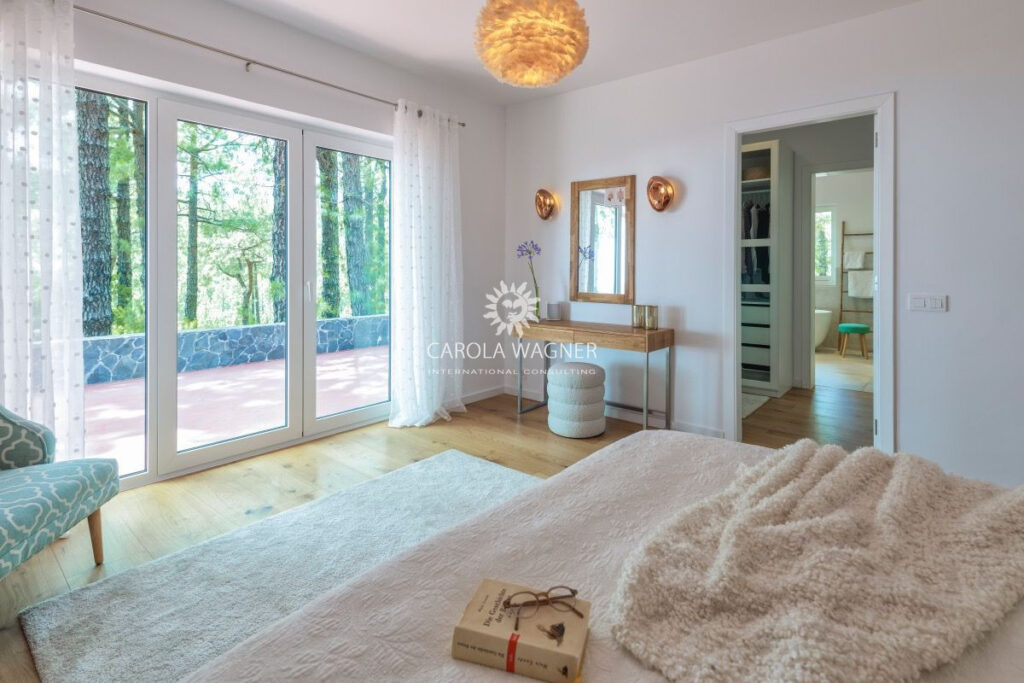 vente propriété 12 Pièce(s) – 12 pièces – 8 chambres – 4  – 550.00 m²