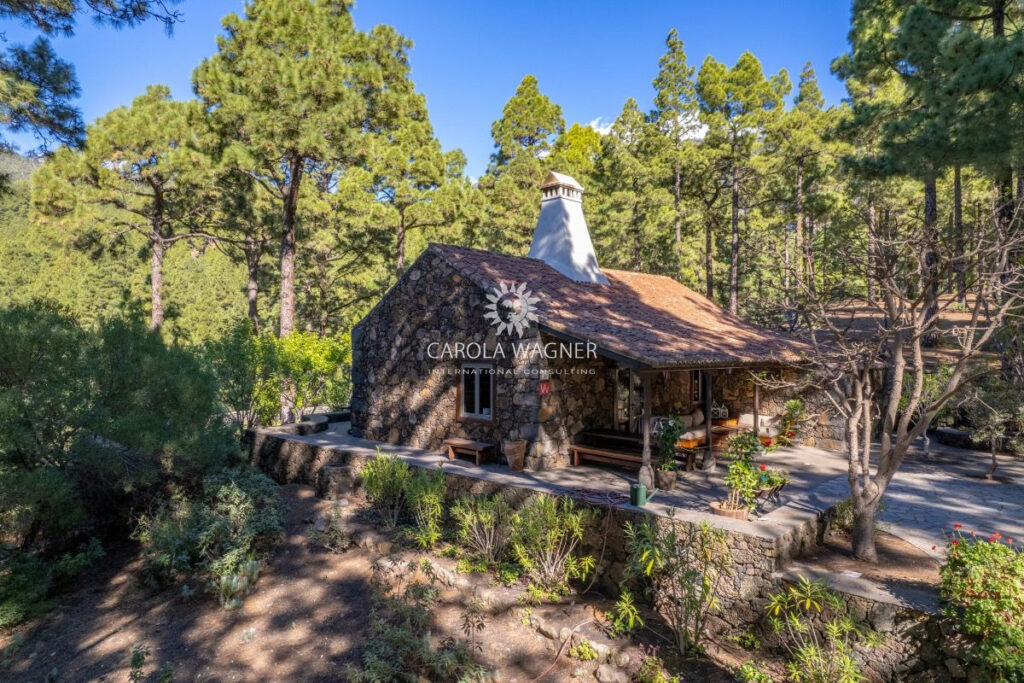 vente propriété 12 Pièce(s) – 12 pièces – 8 chambres – 4  – 550.00 m²