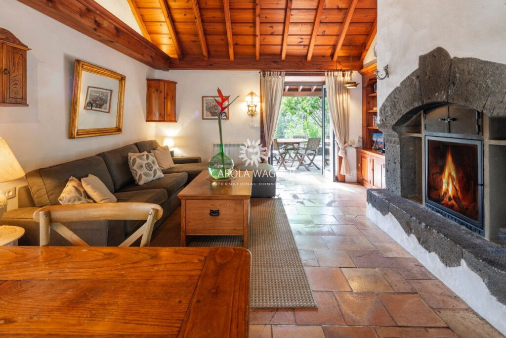 vente propriété 12 Pièce(s) – 12 pièces – 8 chambres – 4  – 550.00 m²