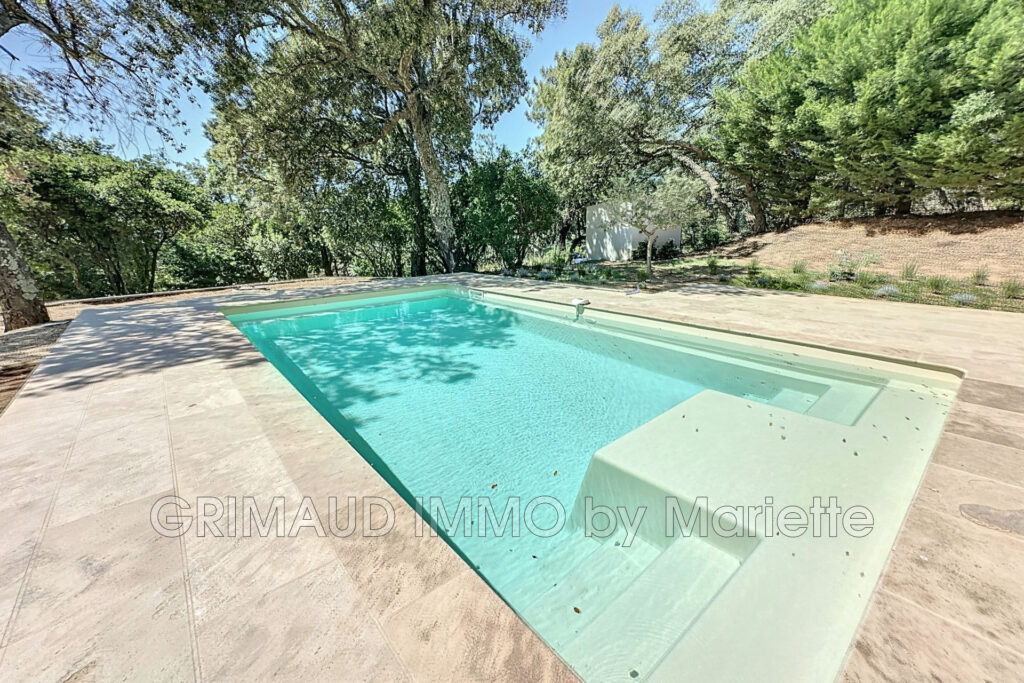 belle maison avec 3 chambres, piscine et au calme avec grand t – 5 pièces – 3 chambres – 4  – 180.00 m²