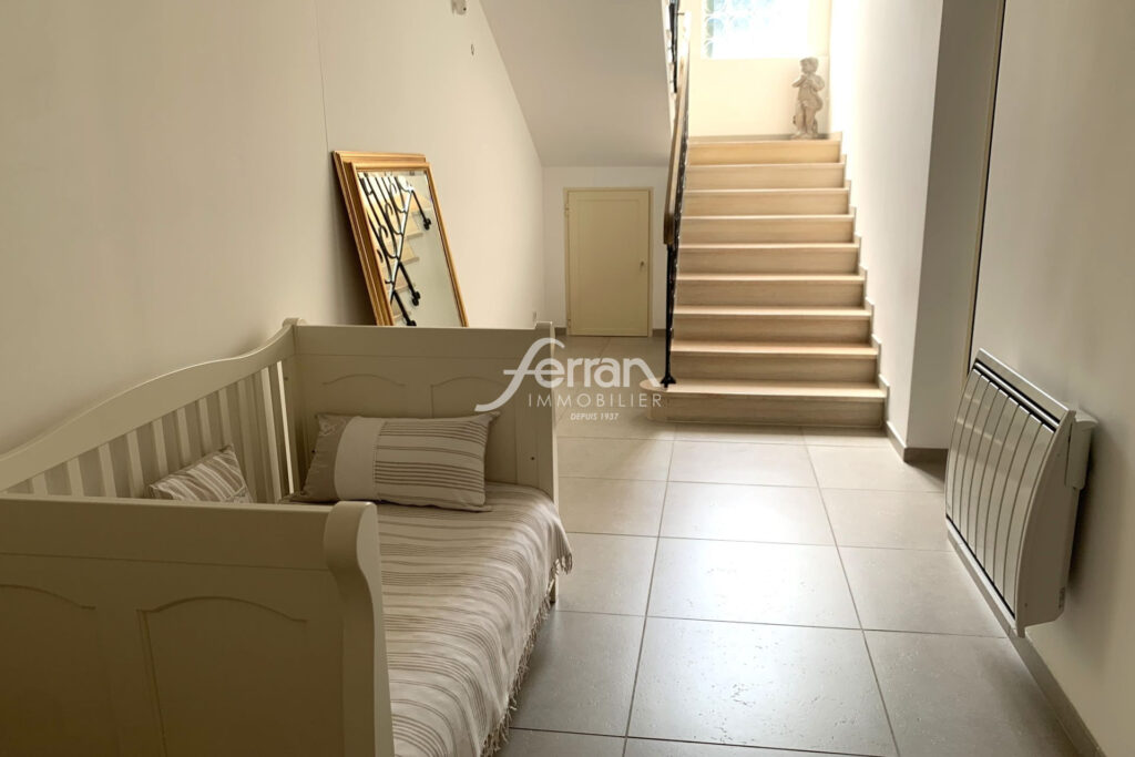 Draguignan, maison de 6 pièces sur terrain de 600 m2, piscine  – 6 pièces – 4 chambres – 150.00 m²